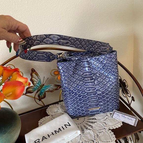 SOLD!  EUC Brahmin medium Amelia in Denim Cruz - Picture 2 of 9